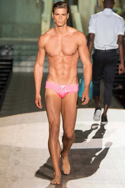Look 31